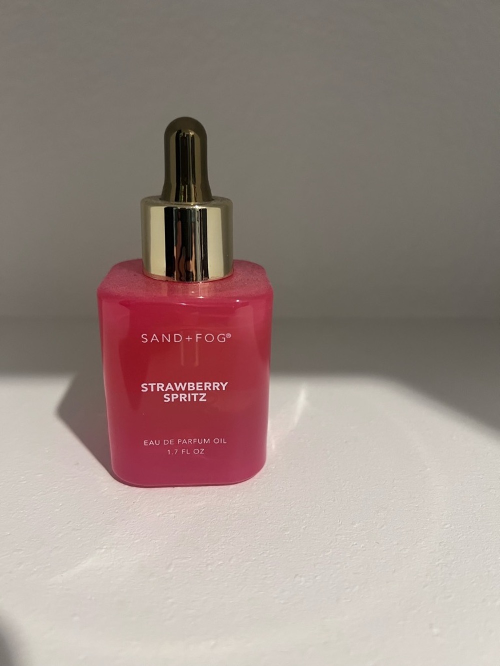 SAND+FOG Strawberry Spritz Perfume Oil - Pink Bottle